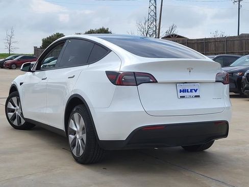 Used 2023 Tesla Model Y Long Range image 3