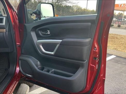 Used 2016 Nissan Titan SL image 24