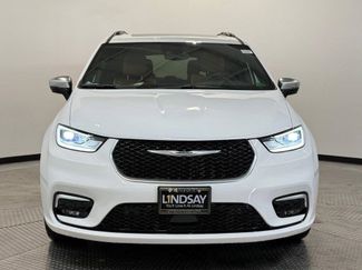 New 2026 Chrysler Pacifica Pinnacle w/ Trailer Tow Group video 2