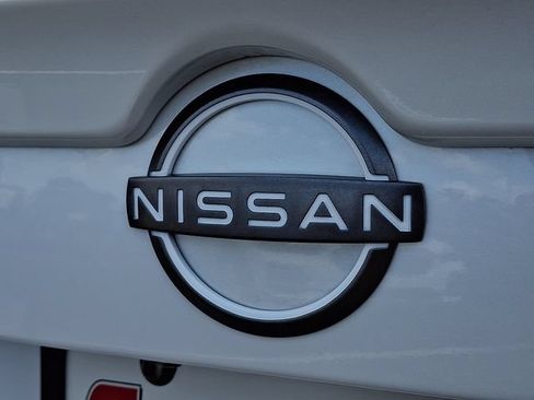 Used 2025 Nissan Sentra SR w/ SR Premium Package FWD image 28