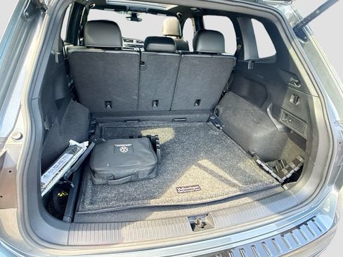 Used 2024 Volkswagen Tiguan SE R-Line AWD/4WD image 30