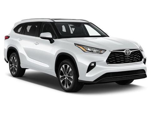 Used 2024 Toyota Highlander XLE FWD image 1