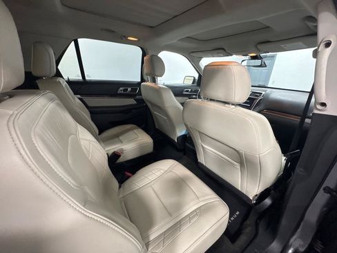 Used 2017 Ford Explorer Platinum AWD/4WD image 16