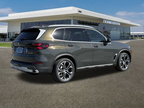 New 2026 BMW X5 sDrive40i image 11