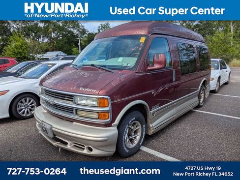 Used 2002 Chevrolet Express 1500 RWD image 1