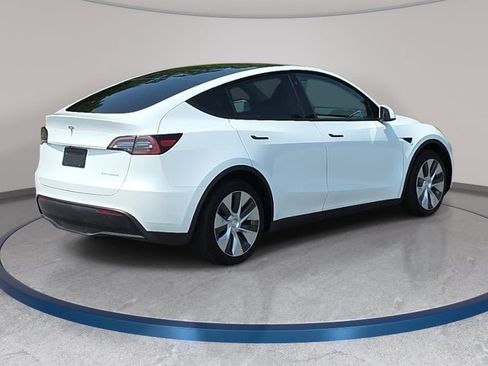 Used 2023 Tesla Model Y Long Range AWD/4WD image 5