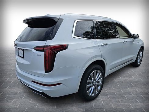 Used 2021 Cadillac XT6 Premium Luxury w/ Platinum Package image 4