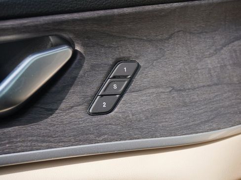 Used 2023 Jeep Grand Cherokee Limited w/ Luxury Tech Group II image 43