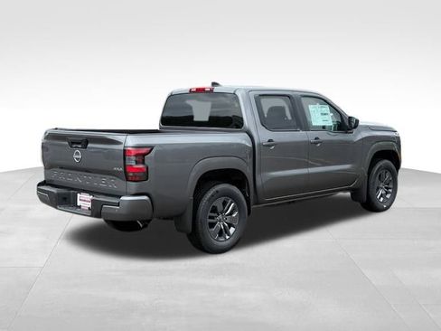 Used 2025 Nissan Frontier SV image 5