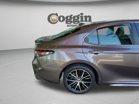 Used 2023 Toyota Camry SE FWD image 10