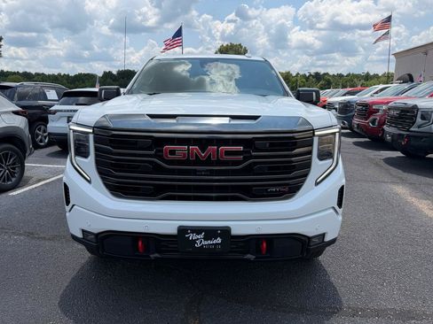 Used 2023 GMC Sierra 1500 AT4 AWD/4WD image 3