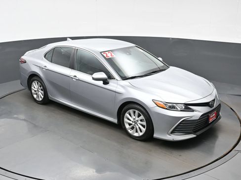 Used 2022 Toyota Camry LE FWD image 34