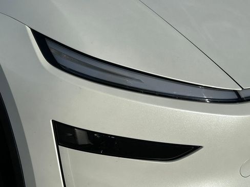 Used 2026 Tesla Model Y AWD image 31