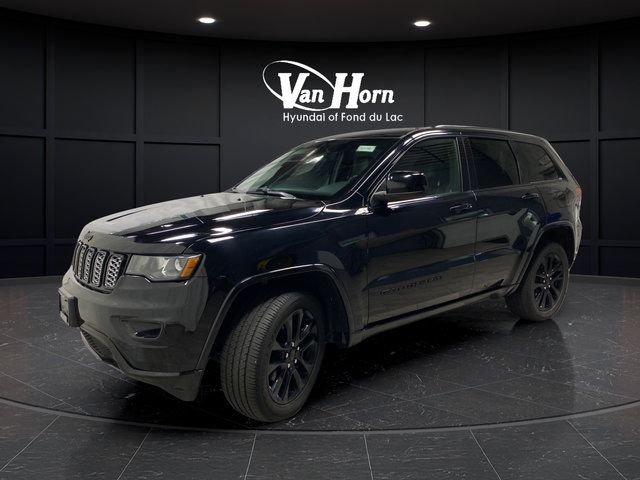 Used 2020 Jeep Grand Cherokee Altitude AWD/4WD image 3