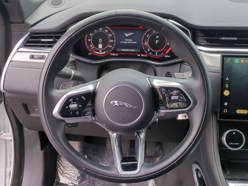 Used 2024 Jaguar F-PACE R-Dynamic S image 17