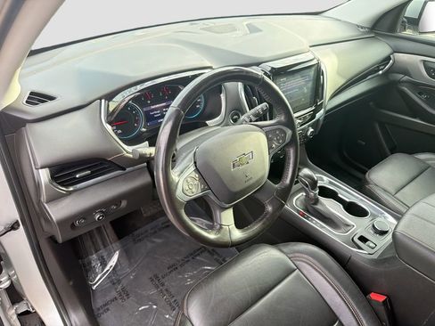 Used 2021 Chevrolet Traverse RS image 27