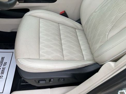 Used 2022 Buick Envision Avenir w/ Technology Package II AWD/4WD image 11