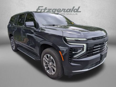 Used 2025 Chevrolet Tahoe LS AWD/4WD image 1