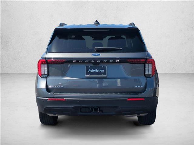 Used 2025 Ford Explorer Active AWD/4WD image 7