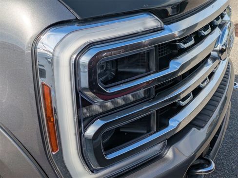 Used 2024 Ford F250 Platinum image 9