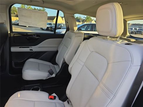 New 2026 Lincoln Aviator 2WD image 14