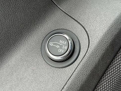 Used 2023 GMC Acadia SLT image 19