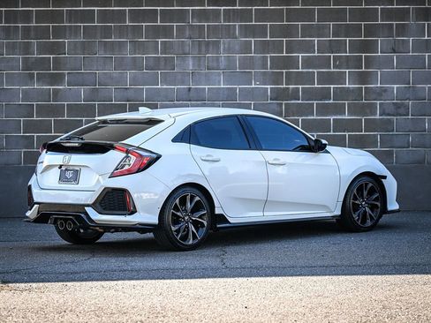 Used 2017 Honda Civic Sport image 3