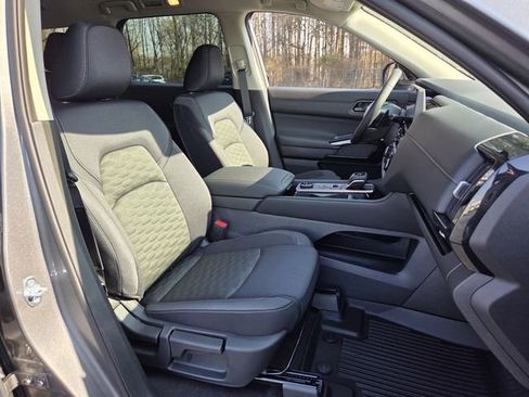 New 2026 Nissan Pathfinder SV image 11