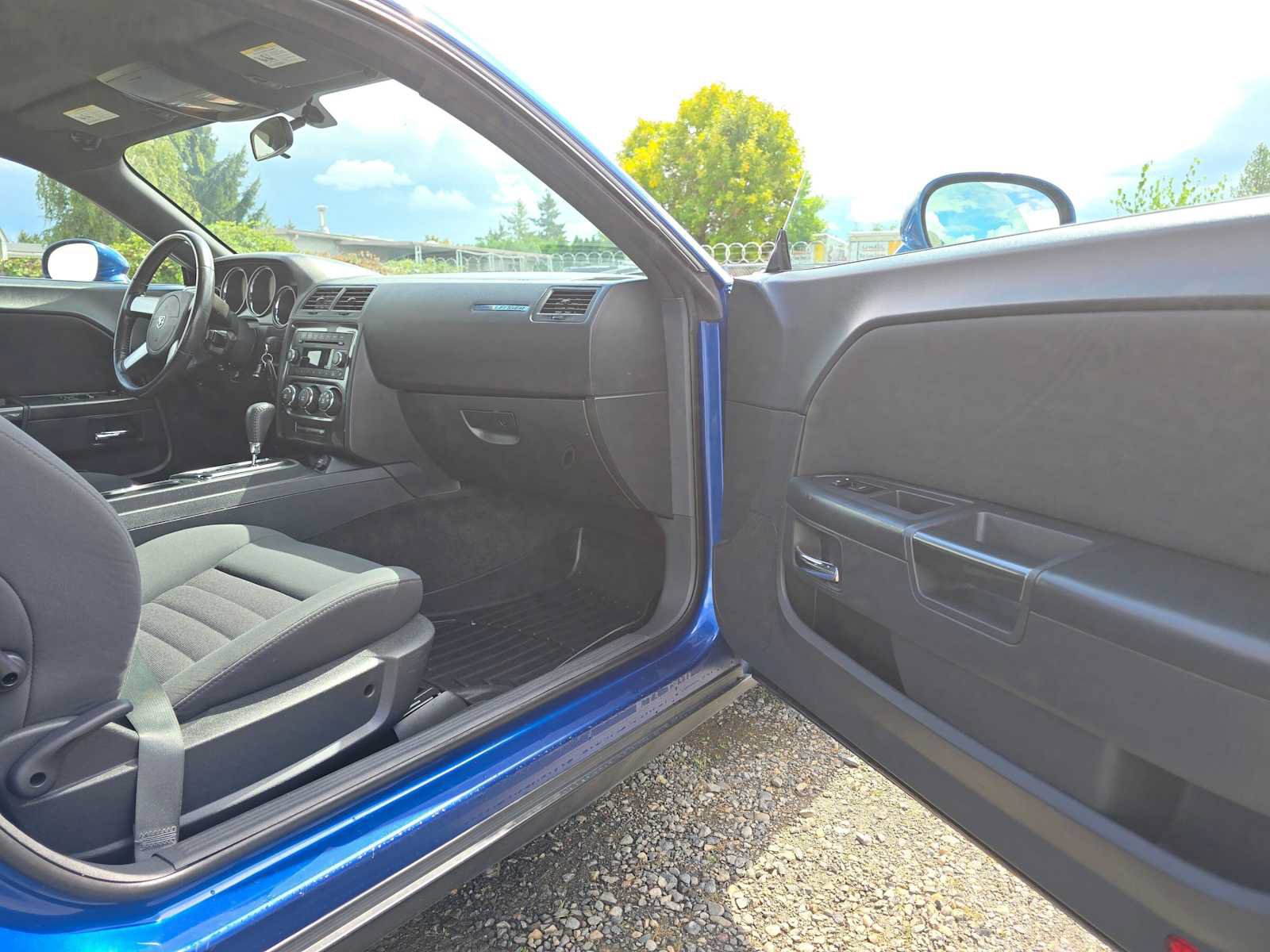 Used 2010 Dodge Challenger R/T RWD image 9