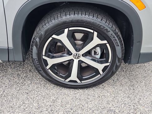 Certified 2026 Volkswagen Tiguan SE AWD/4WD image 10