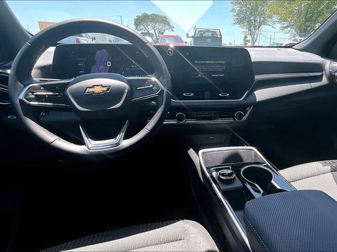 Used 2026 Chevrolet Equinox LT FWD image 16