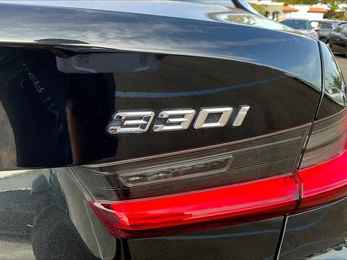 Used 2019 BMW 330i Sedan w/ Premium Package image 32