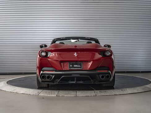 Used 2019 Ferrari Portofino RWD image 4