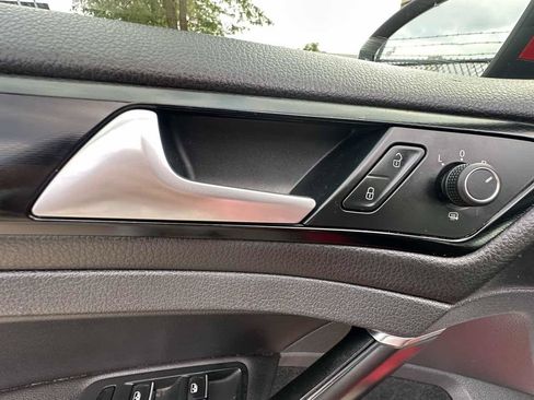 Used 2017 Volkswagen GTI Autobahn FWD image 26