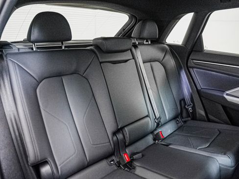 New 2025 Audi Q3 2.0T Premium image 13