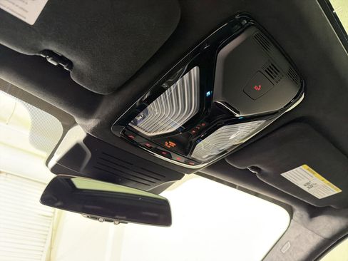 Certified 2025 BMW X7 xDrive40i w/ Executive Package AWD/4WD image 18