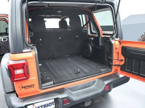 Used 2018 Jeep Wrangler Unlimited Rubicon AWD/4WD image 18