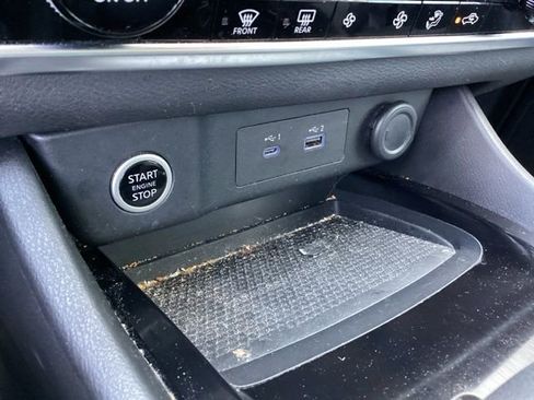 Used 2021 Nissan Rogue SV image 32