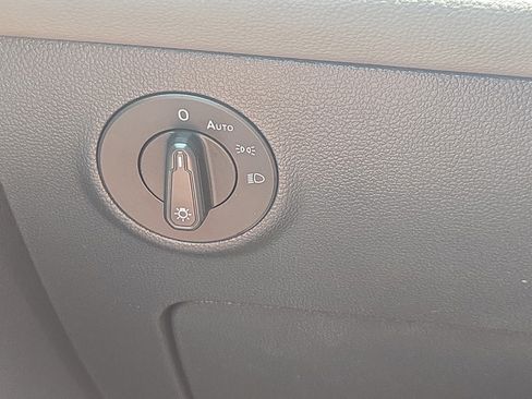 Used 2023 Volkswagen Taos SEL AWD/4WD image 19