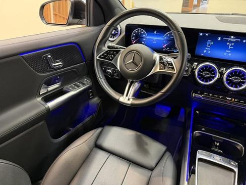 Used 2025 Mercedes-Benz GLA 250 image 9