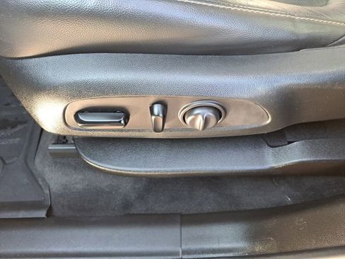 Used 2020 Chevrolet Traverse Premier w/ LPO, Midnight Edition image 19