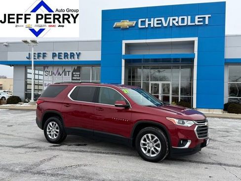 Used 2021 Chevrolet Traverse LT image 1
