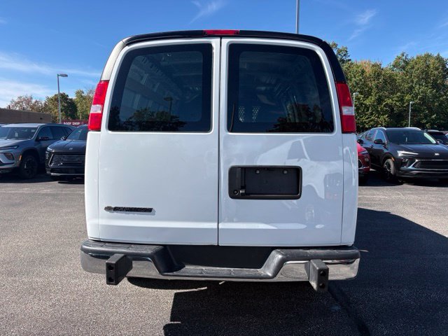 Used 2025 Chevrolet Express 2500 w/ Driver Convenience Package RWD image 4