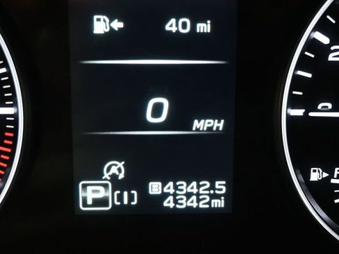 Used 2024 Subaru Crosstrek 2.0i Premium image 11