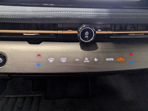 Used 2024 Nissan Ariya AWD image 22