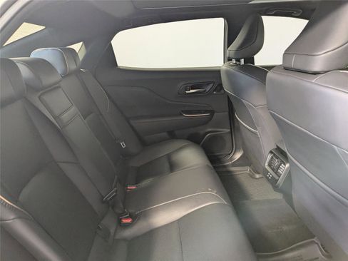 Used 2023 Toyota Crown Limited image 24