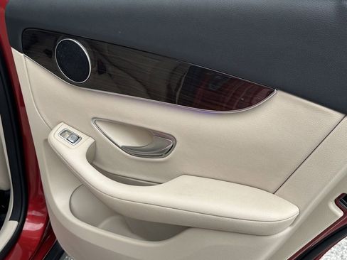 Certified 2022 Mercedes-Benz GLC 300 image 19