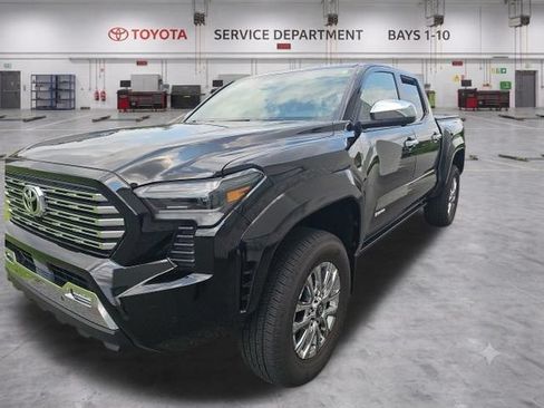 Used 2024 Toyota Tacoma Limited w/ Limited Package (LT) AWD/4WD image 4