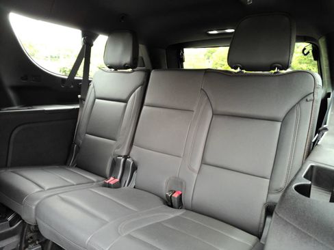Certified 2023 Chevrolet Suburban High Country AWD/4WD image 15
