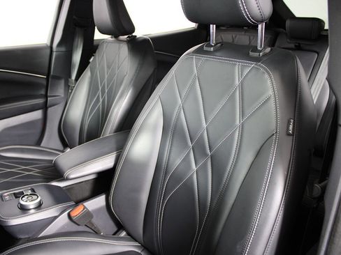 Used 2023 Ford Mustang Mach-E Select image 9